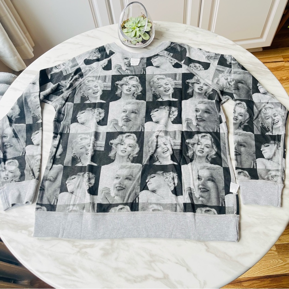Marilyn Monroe All Over Print Reversible Crewneck Women’s Sweatshirt Size Large - Picture 5 of 9